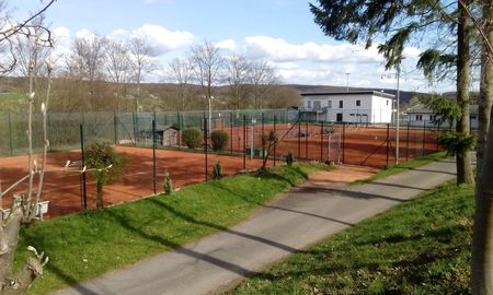 Clubanlage TC Grafschaft e.V. Clubanlage TC Grafschaft e.V.